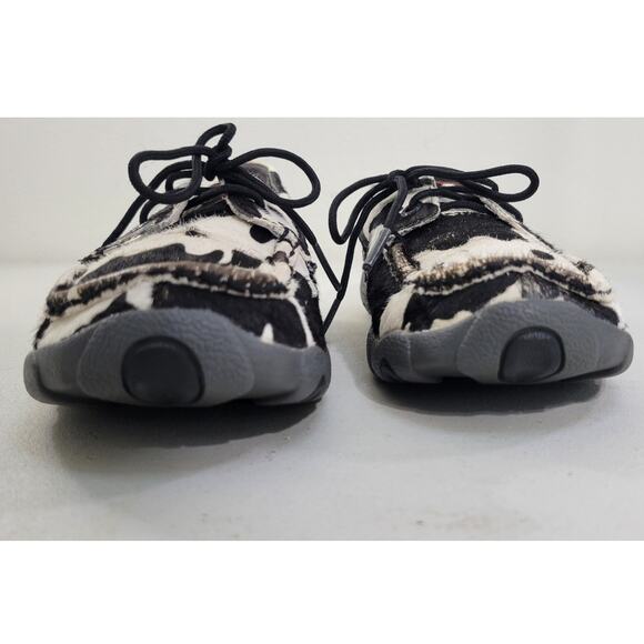Twisted X Boat Shoes Womens 6.5 Cow Hide Black/White Fun Whimsical Sleek Modern - Picture 6 of 10